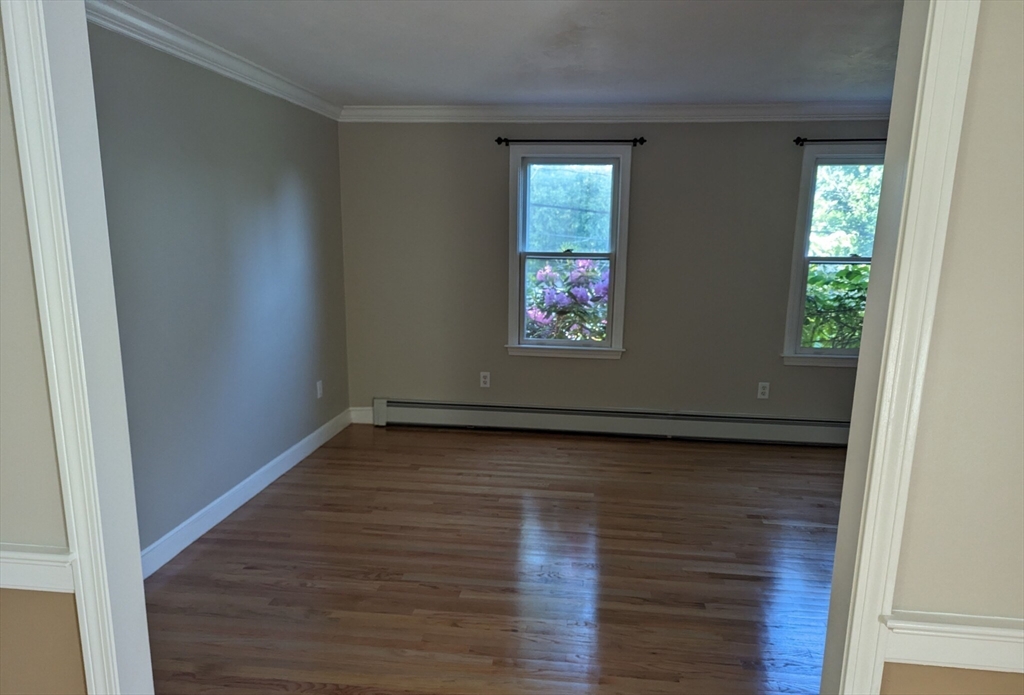 202 Dale St, Waltham