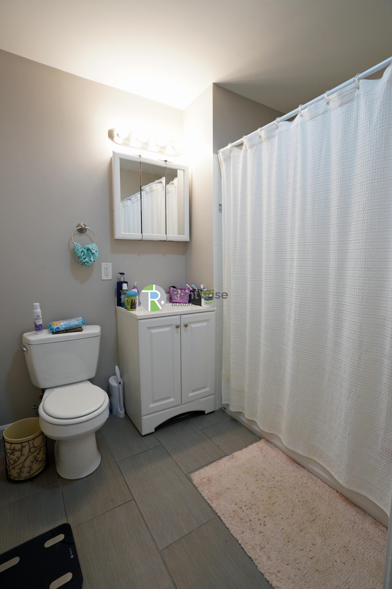 1055 Beacon St, Longwood