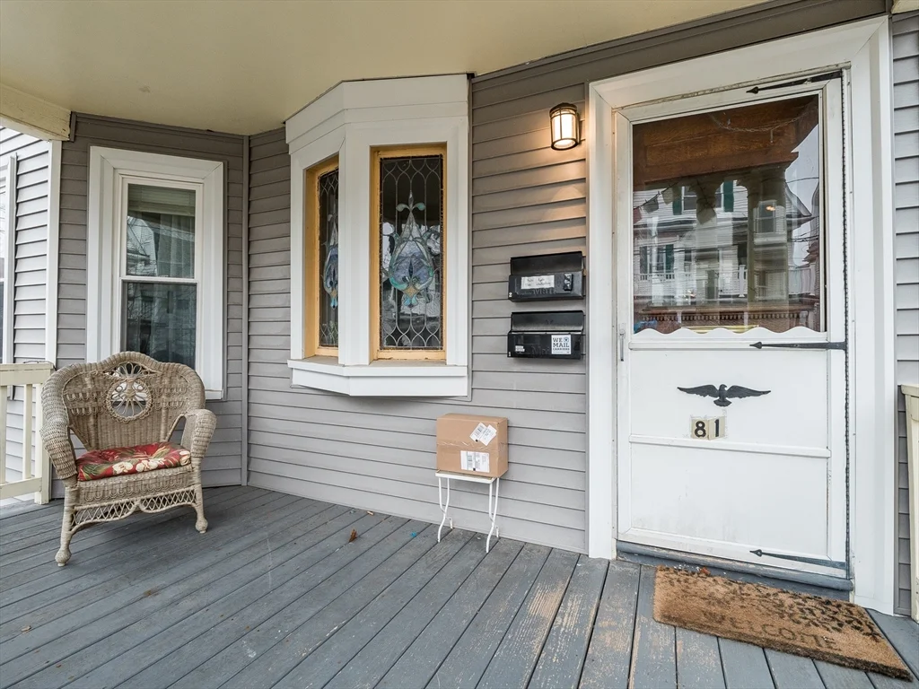 81 Bristol Rd, Medford