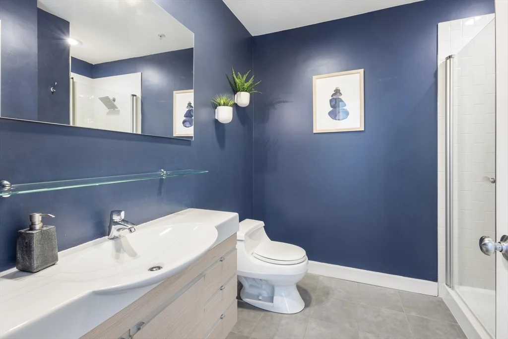 210 Bolton St, South Boston
