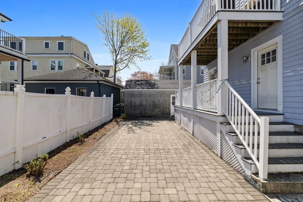 67 Everett St, East Arlington