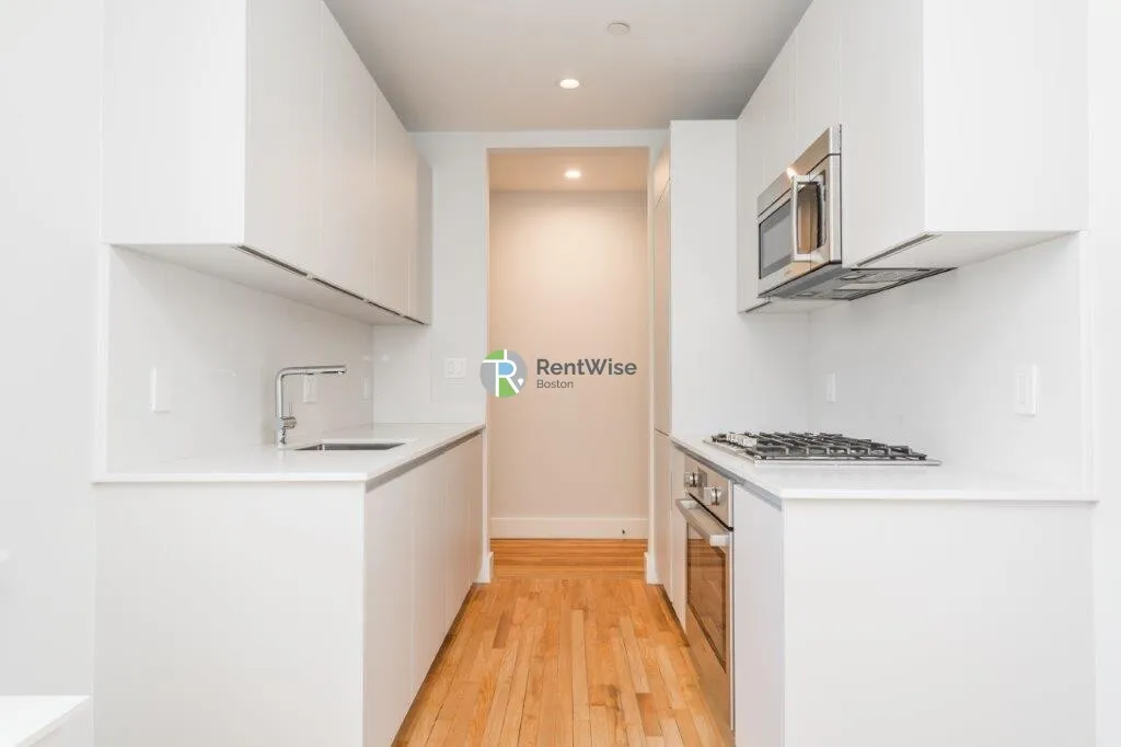 288 Chestnut Hill Ave, Brighton