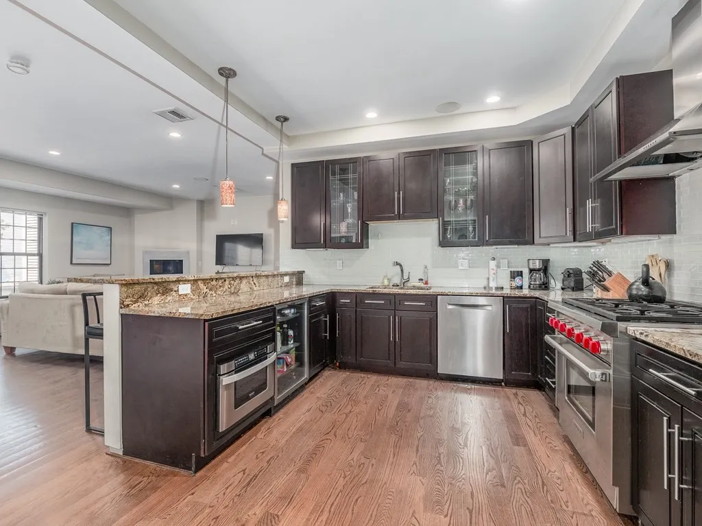 350 West Broadway, South Boston