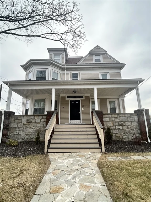 67 Pleasant St, Columbian Square