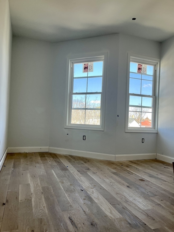 36 Regent St, Roxbury