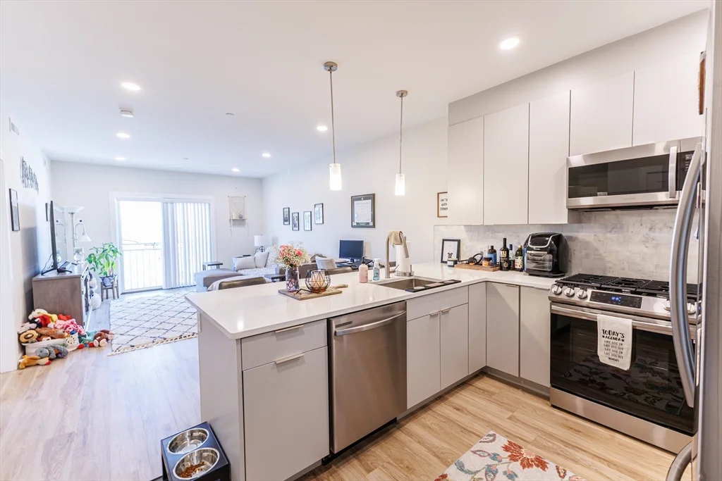 458 Washington St, Brighton