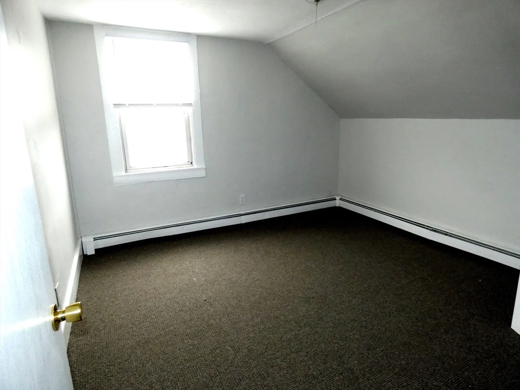 7 Greenwood St, Wakefield