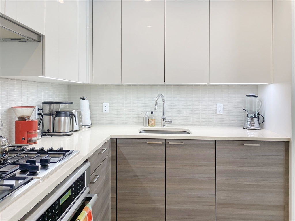 1 Franklin St, Midtown