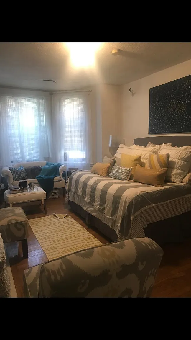 289 Newbury St, Back Bay