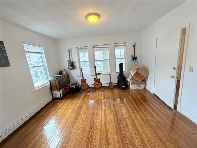 27 Conwell Ave, West Somerville