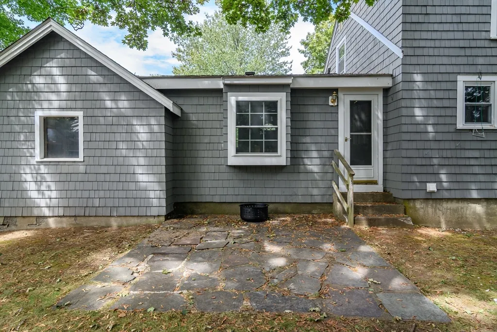 7 Ferndale Rd, Natick