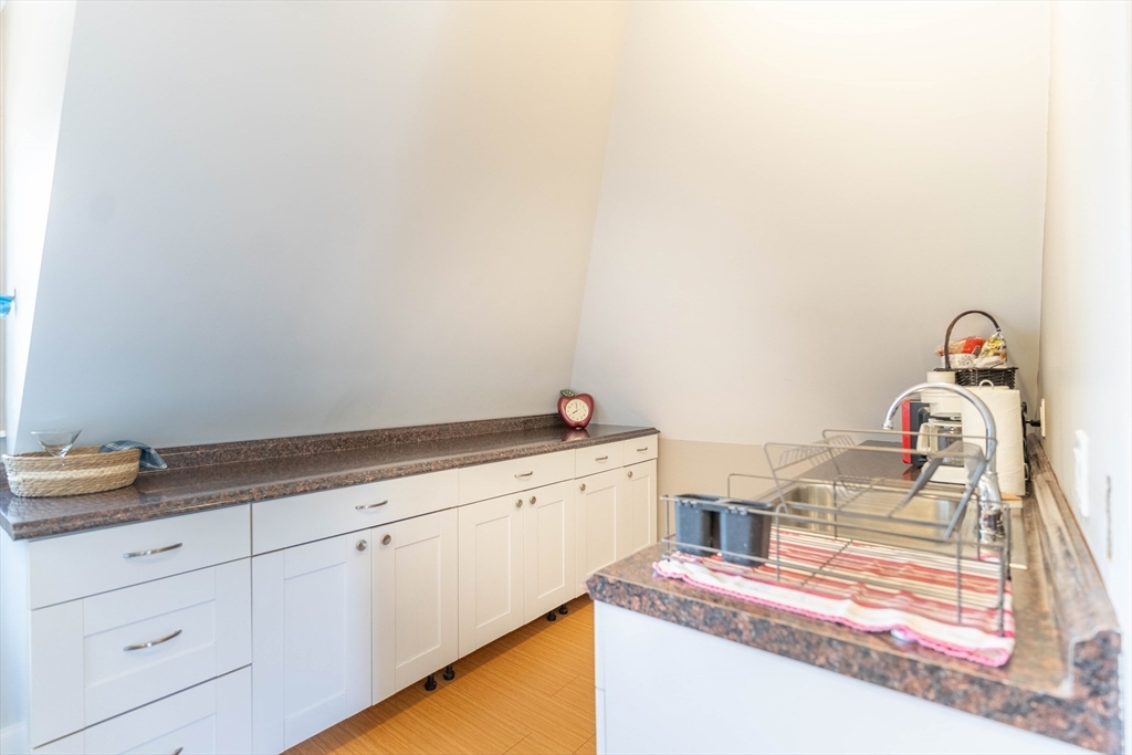 18 Chestnut St, Wakefield