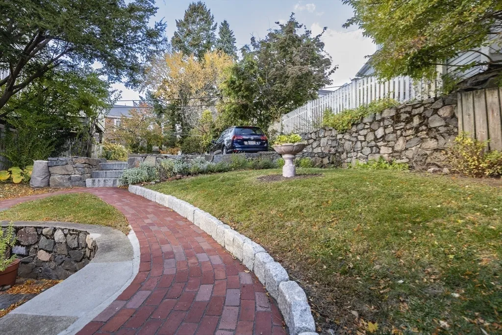 1 Mugford St, Marblehead