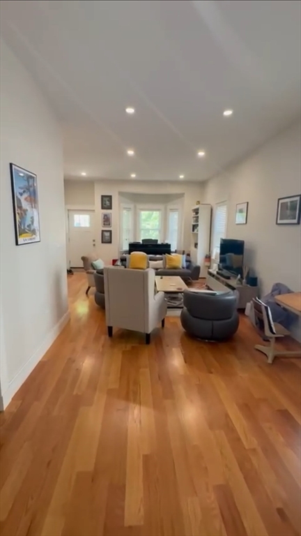 47 Wallace St, Tufts