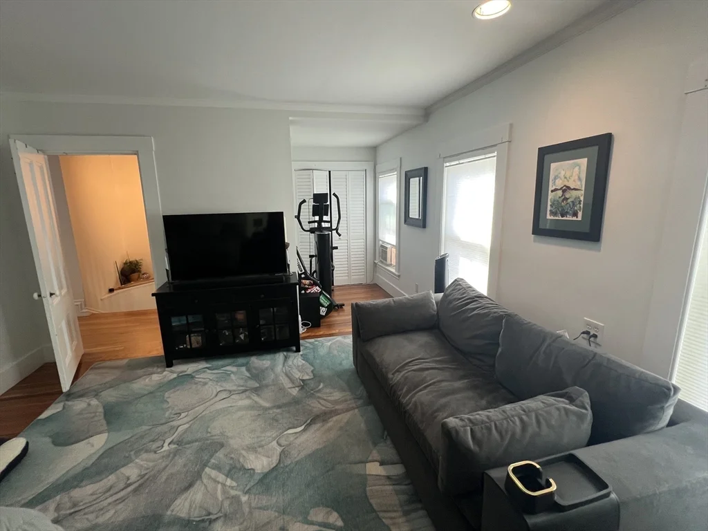 15 Orchard St, Newton