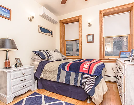 137 Charles St, Beacon Hill