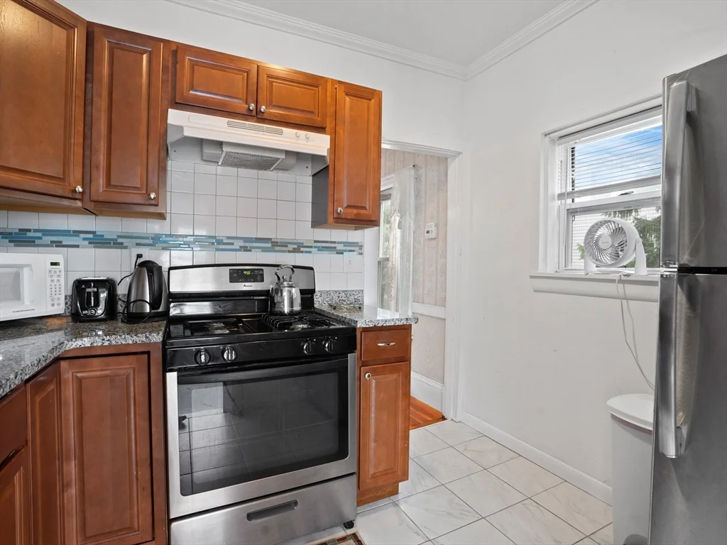 124 Sheridan Ave, Medford Hillside