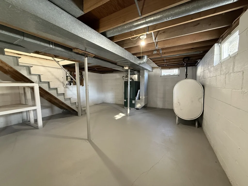 2 Cochituate Rd, Priscilla Beach