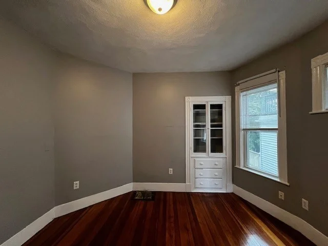 11 Sunset St, Mission Hill