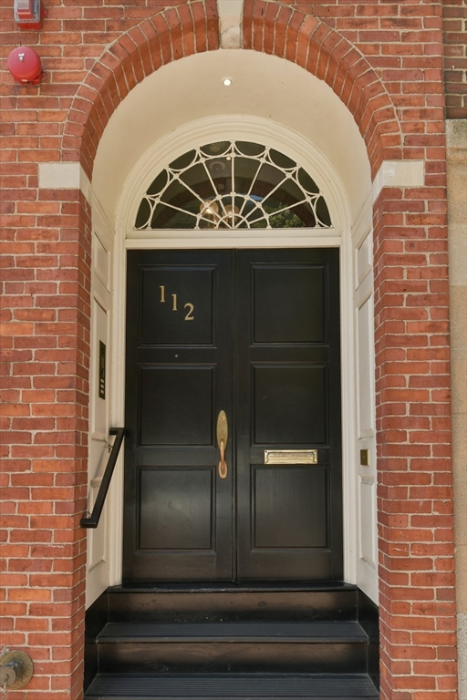 112 Charles St, Beacon Hill