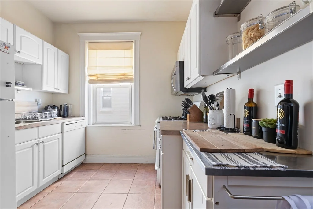 242 S Huntington Ave, Jamaica Plain