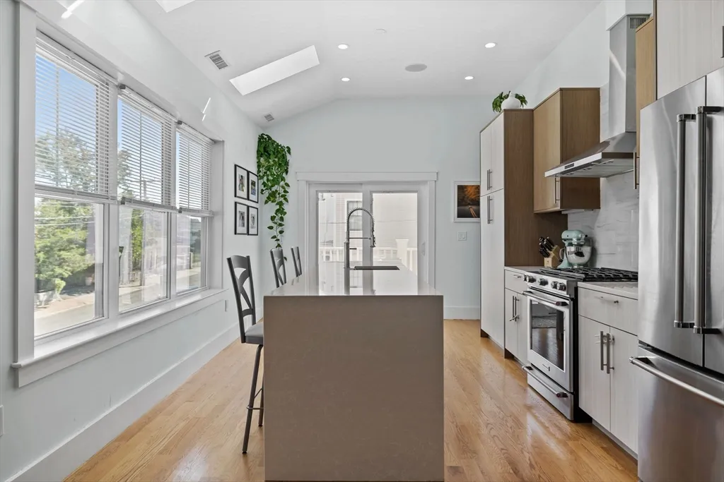 11 Ashland St, Dorchester