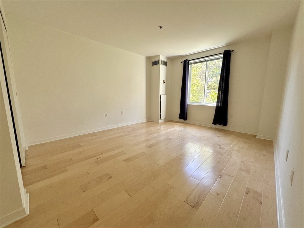 950 Massachusetts Ave, Central Square