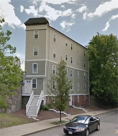 142 Centre St, Mission Hill