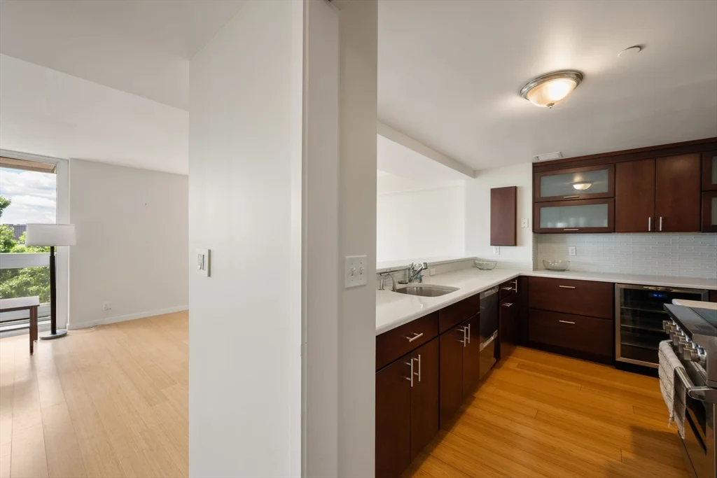 975 Memorial Dr, West Cambridge