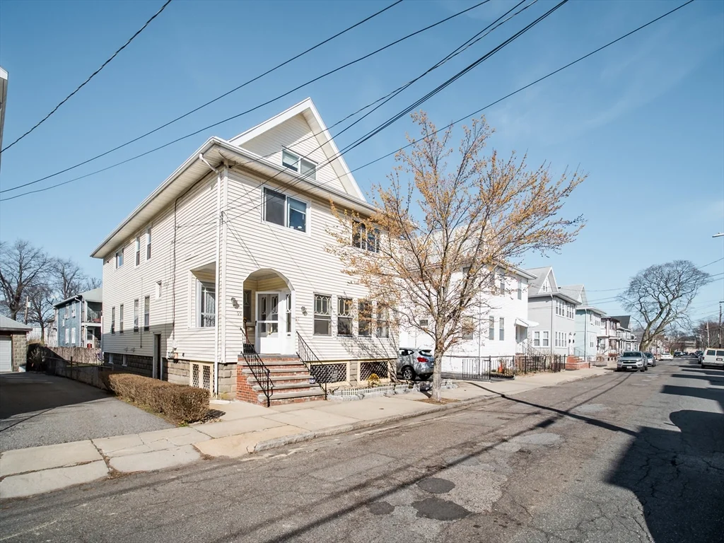 99 Second St, Medford