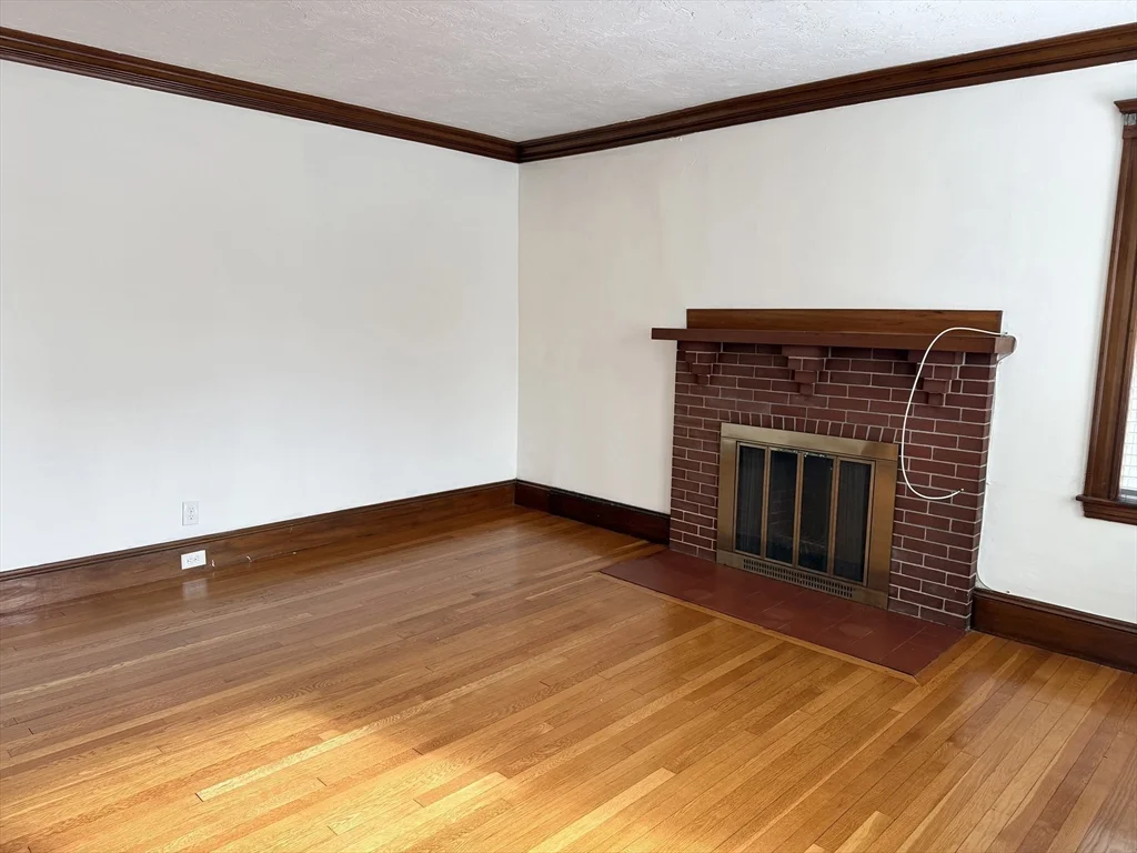 234 Brook Rd, Milton