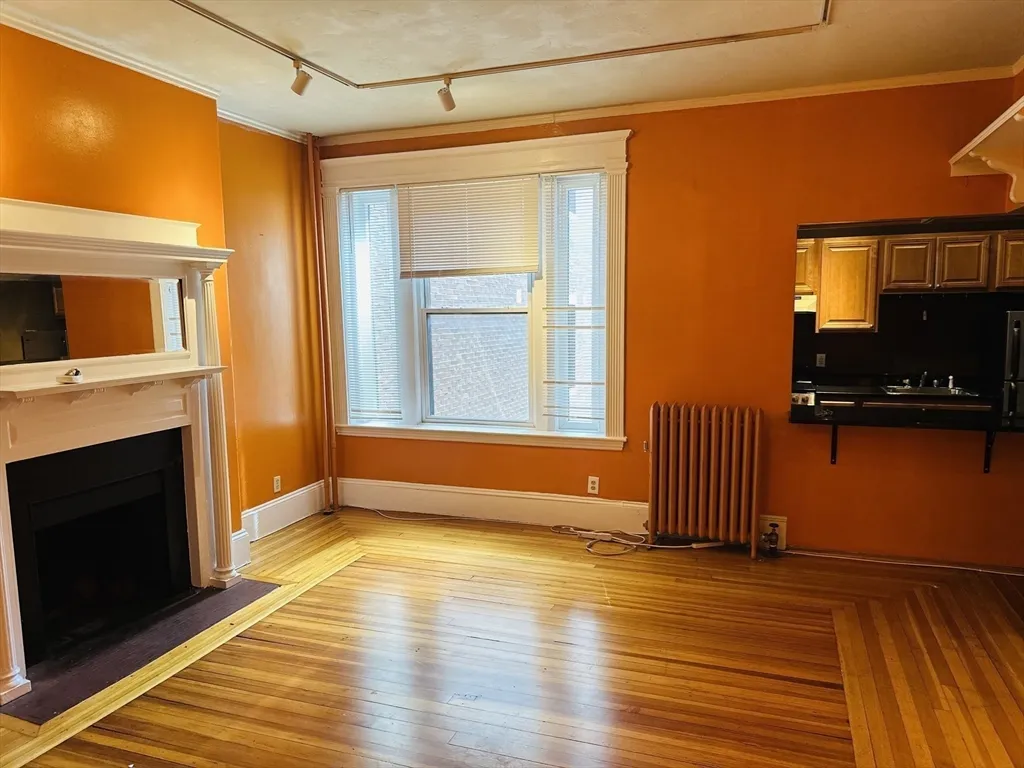 24 Peterborough St, Fenway