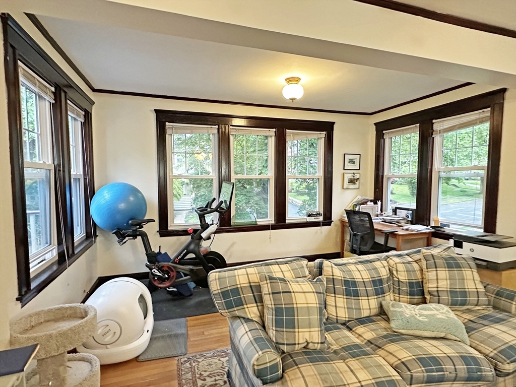 37 Lewis St, Newtonville