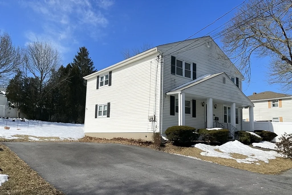 55 Wedgewood Rd, Tatnuck