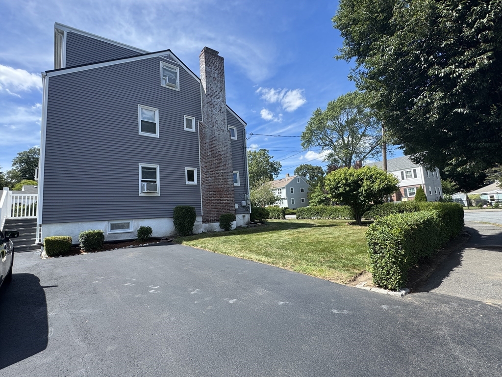 15 Hatfield Rd, West Newton