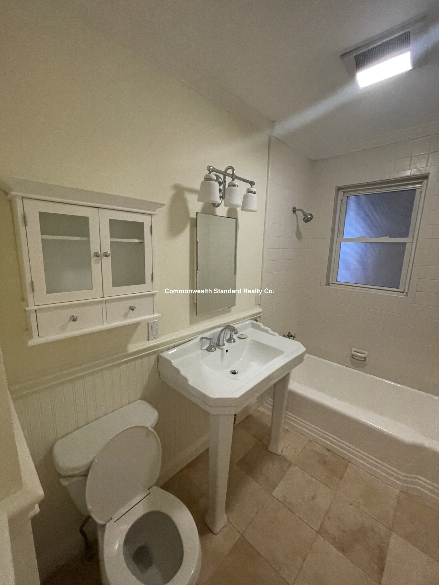 17 Hillside Rd, Newton Highlands