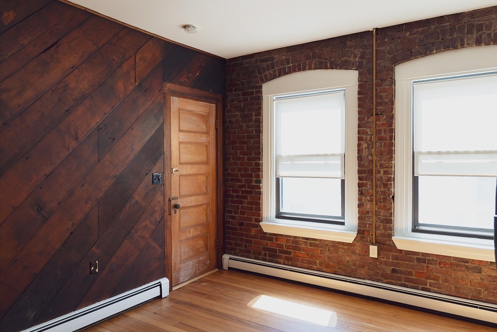 41 Harvard St, Central Village