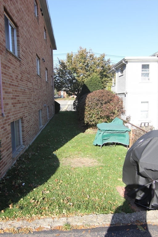 220 School St, Waltham