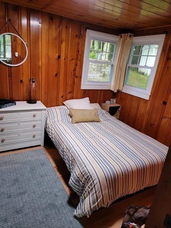 3 Pine Tree Dr, Holland