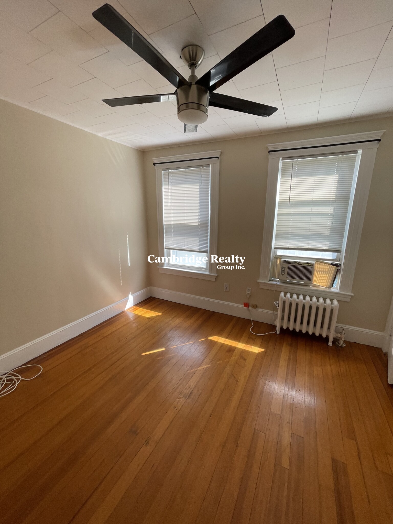 2 bed, 1 bath apartment for rent at 39 Magnus Ave Unit 2T, Ward Two — photo 14 of 24