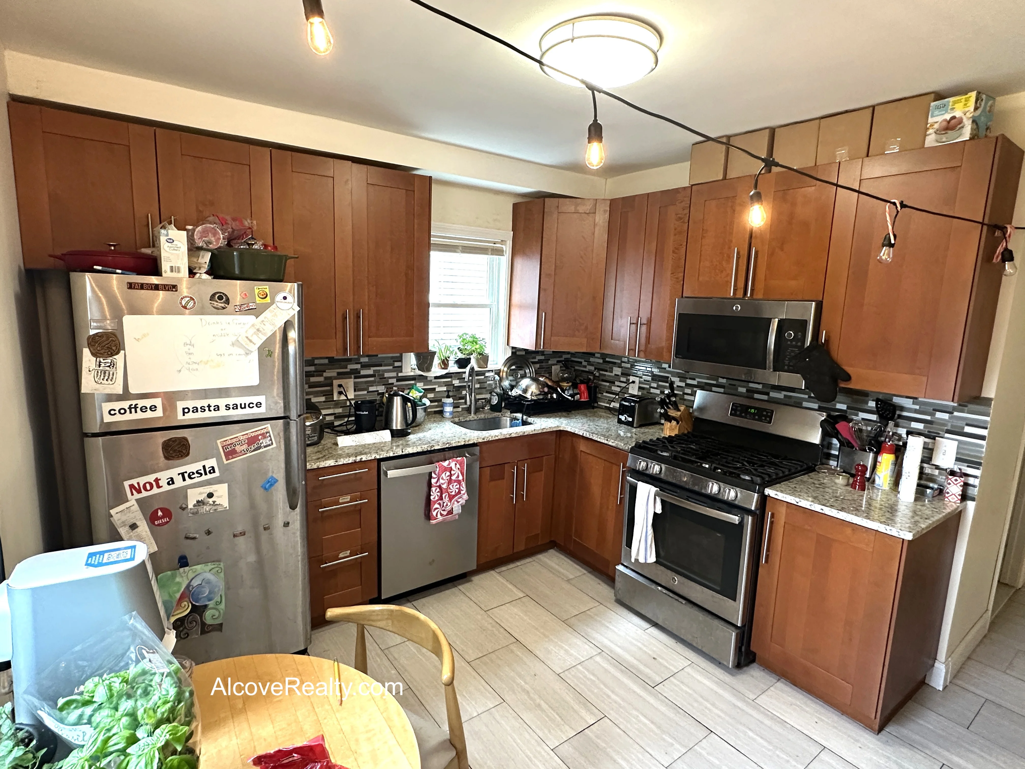 47 Mason St, Tufts