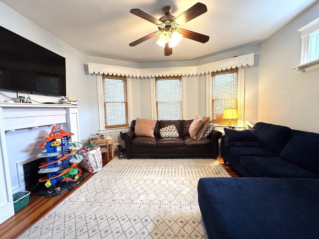 242 Belgrade Ave, Roslindale