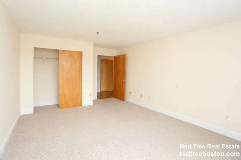 1079 Commonwealth Ave, Allston