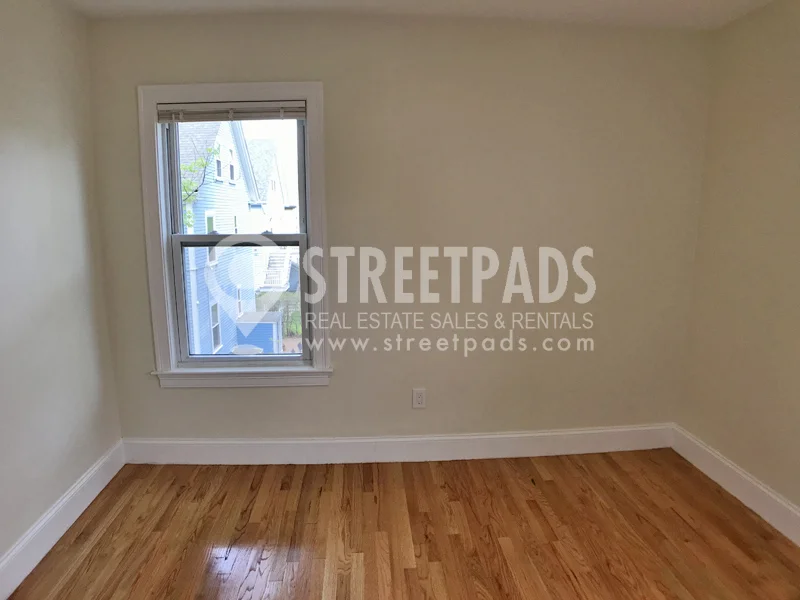 327 Highland Ave, Powder House Square