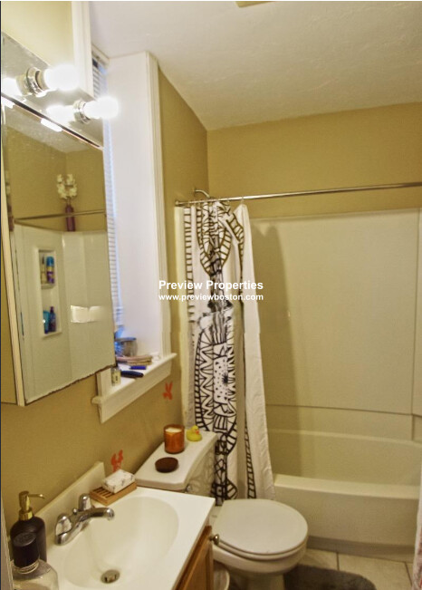 17 Highgate St, Allston