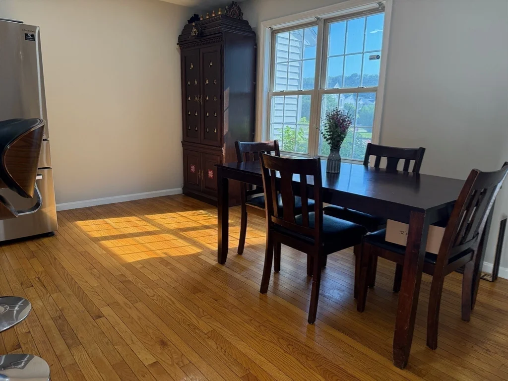 10 Ptarmigan Dr, Shrewsbury