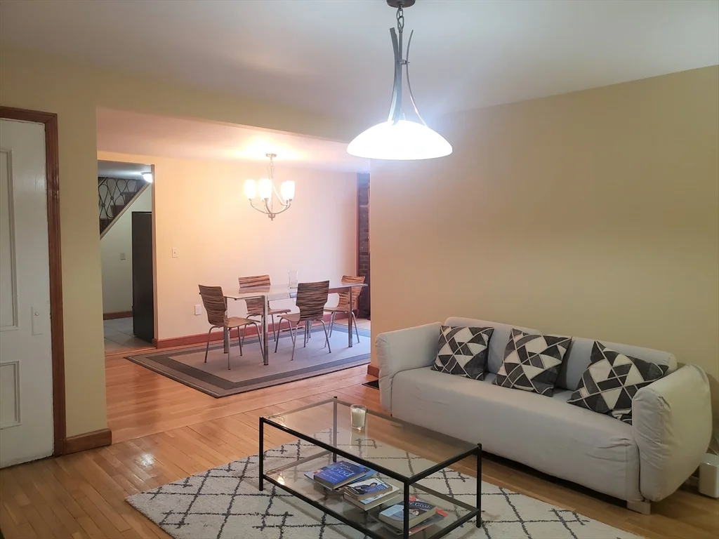 50 Temple St, Somerville