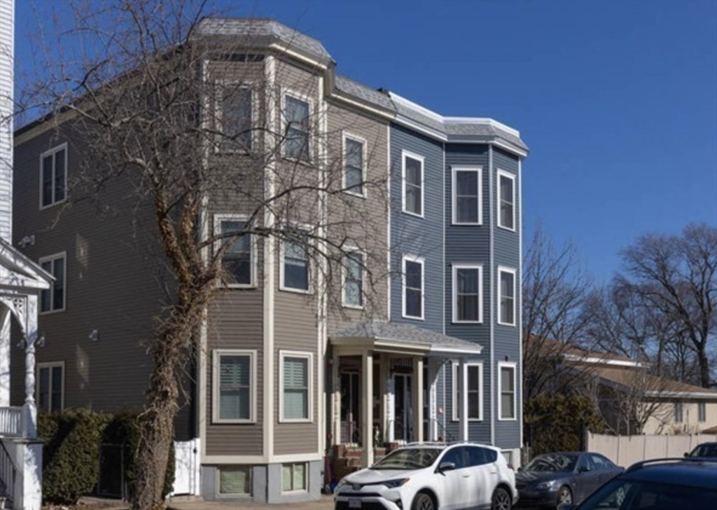 870 E 5th, South Boston