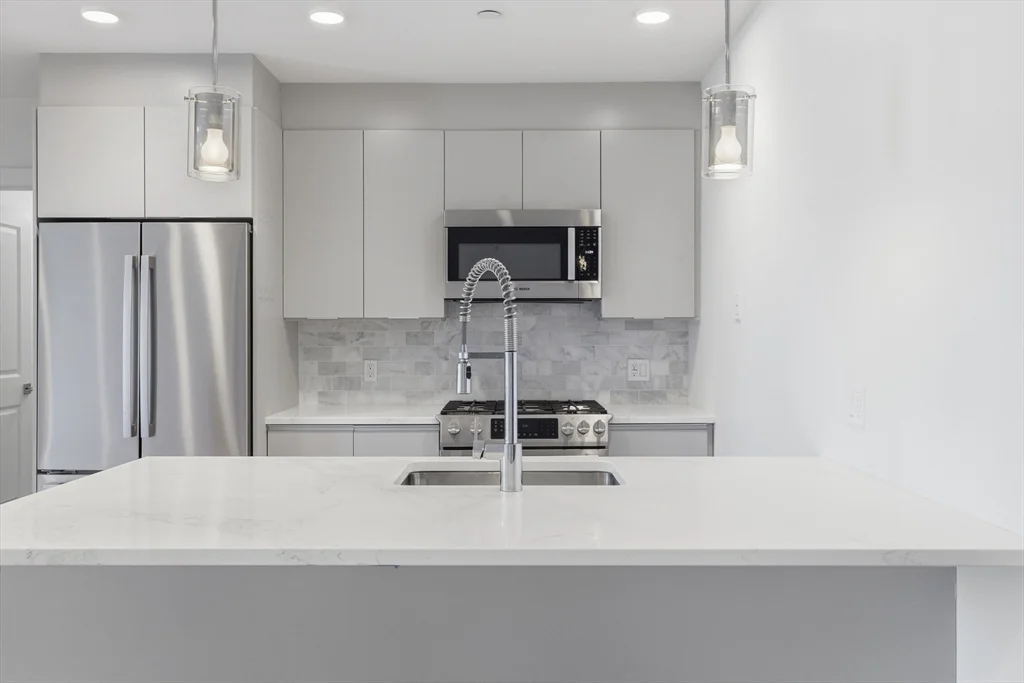 16 Boardman St, East Boston