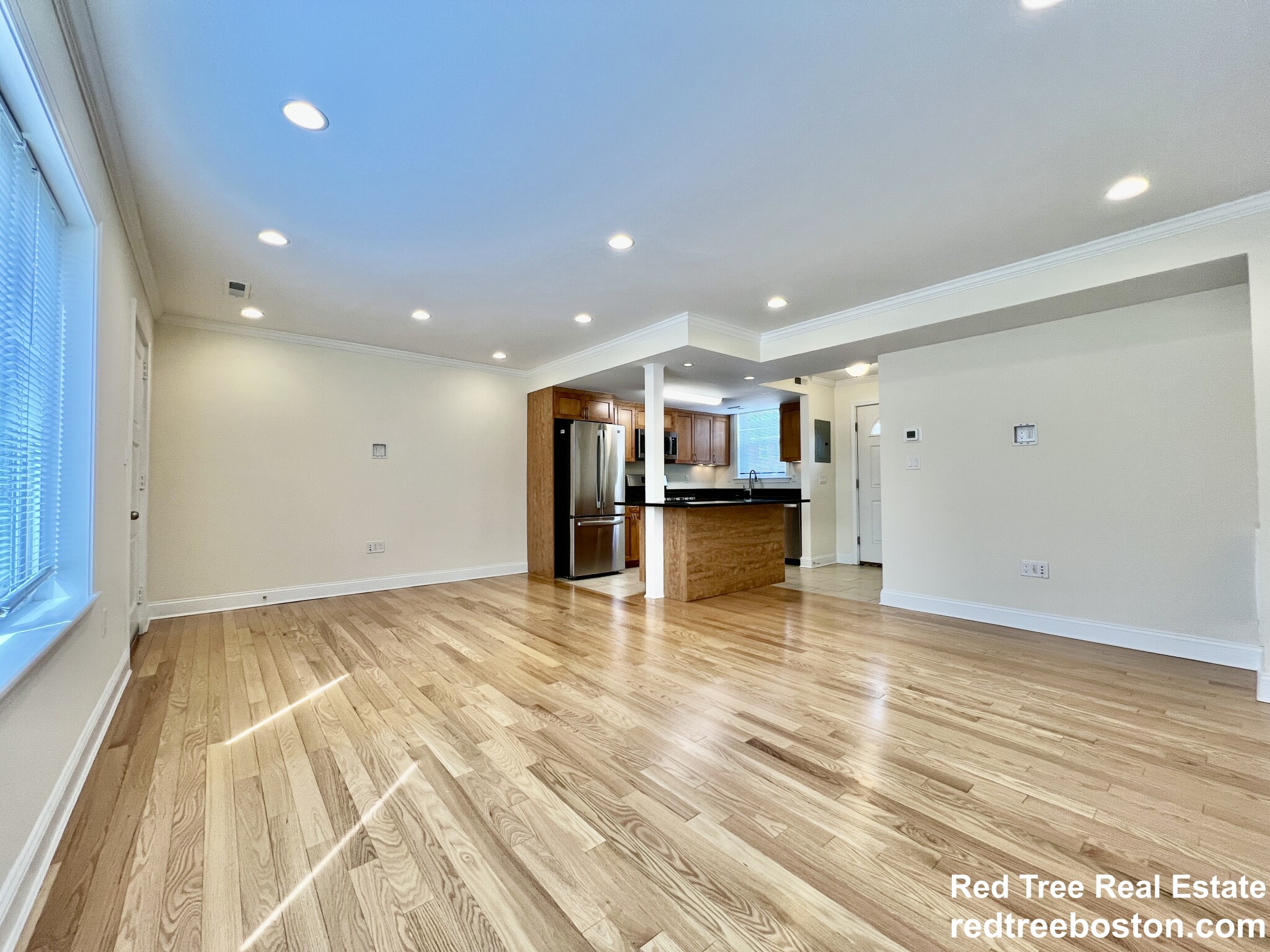 180 Thornton Rd, Chestnut Hill